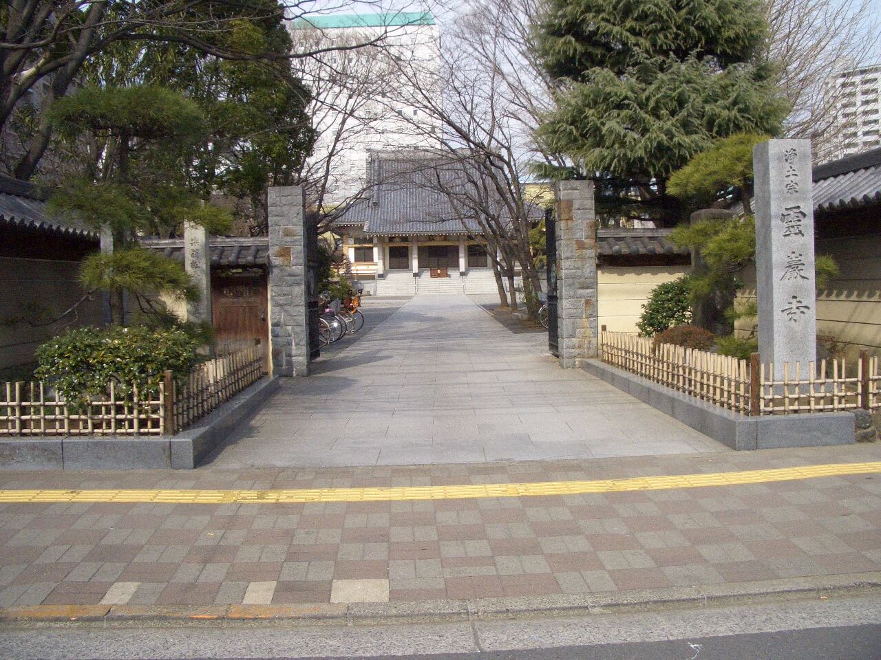 霊巌寺(霊厳寺)